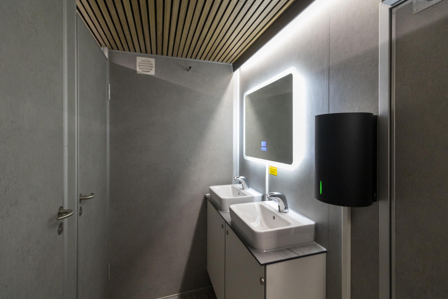 Toiletvogn 660 3+2+2 VIP