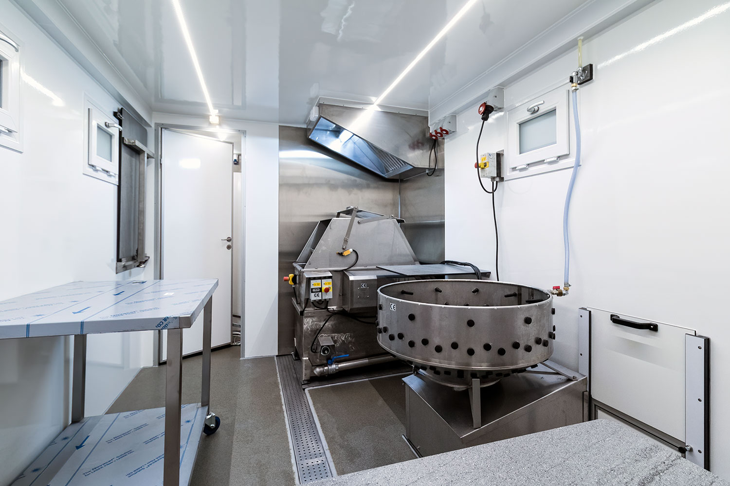 5e5d2cab3f9c5abbf61ca2fe_Project-butcher-trailer-02-60