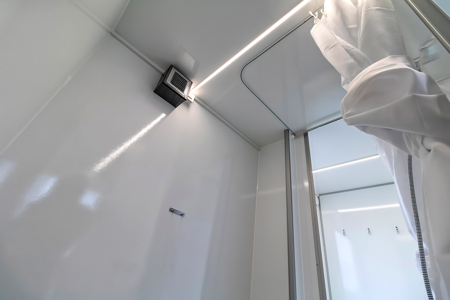 601a89377e990aabb443495f_Project-decon-11-70