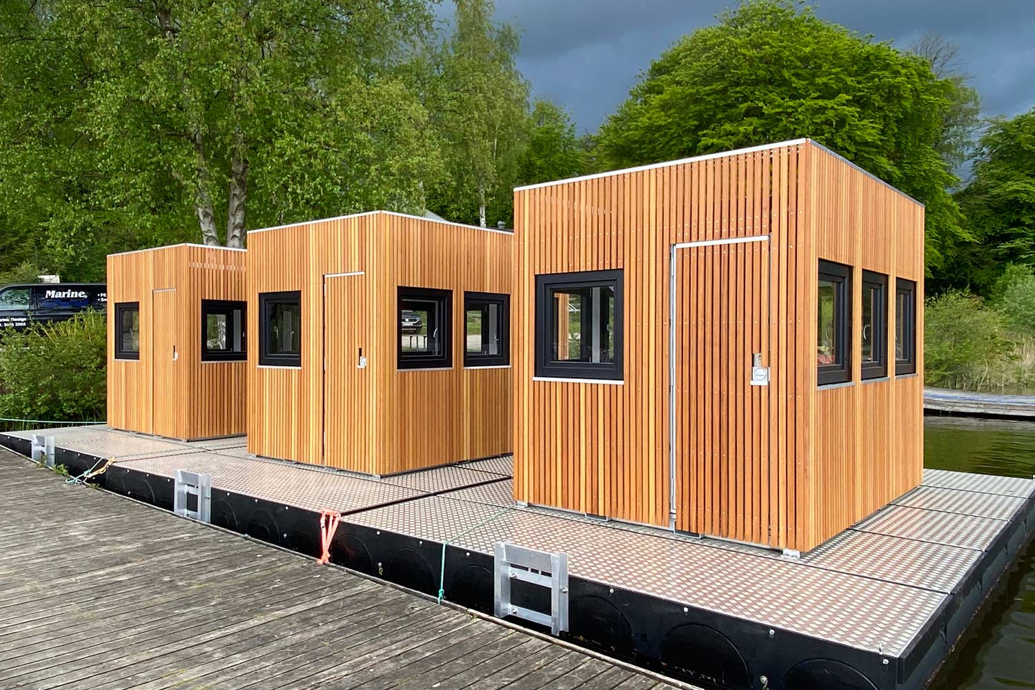 61939b13bfba0efee4198975_Boat-house-02-35