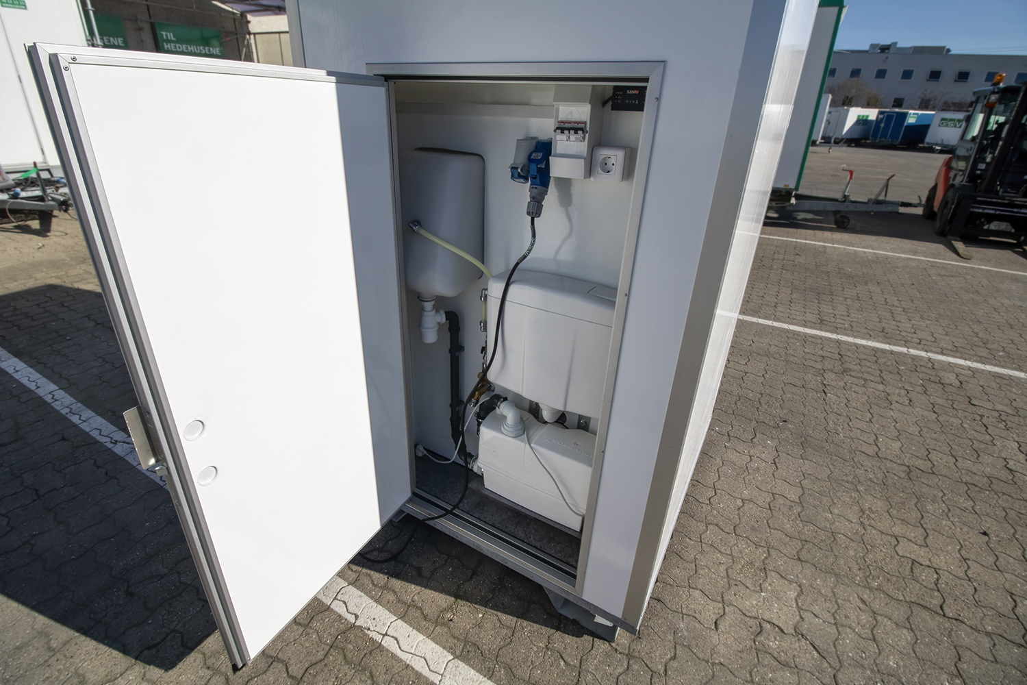 Briktoilet vand. toilet